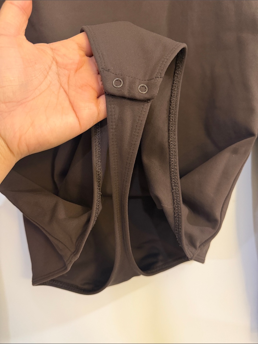 Aritzia Babaton Contour Long-Sleeve Brown Bodysuit - #130 - Picture 3 of 4